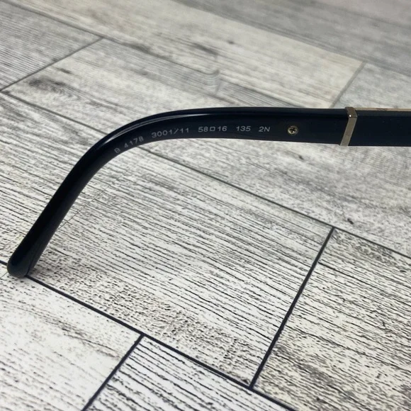 Burberry Sunglasses - Picture 7 of 8